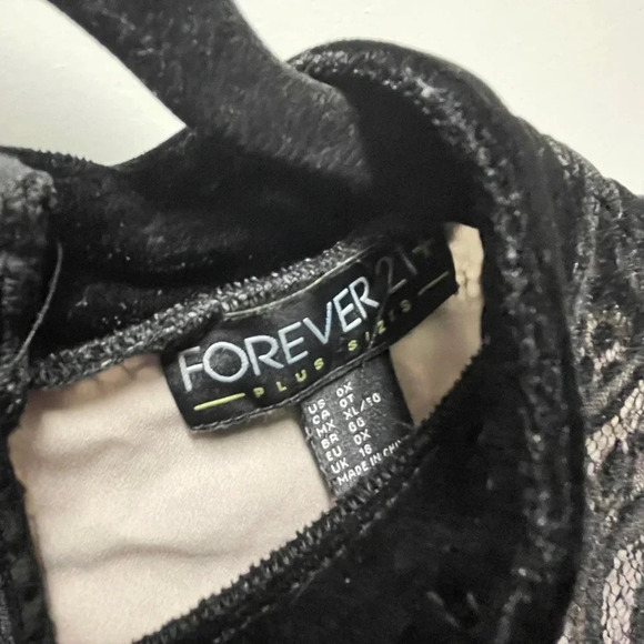 Forever 21 velvet lace dress plus size 0x - Picture 2 of 4
